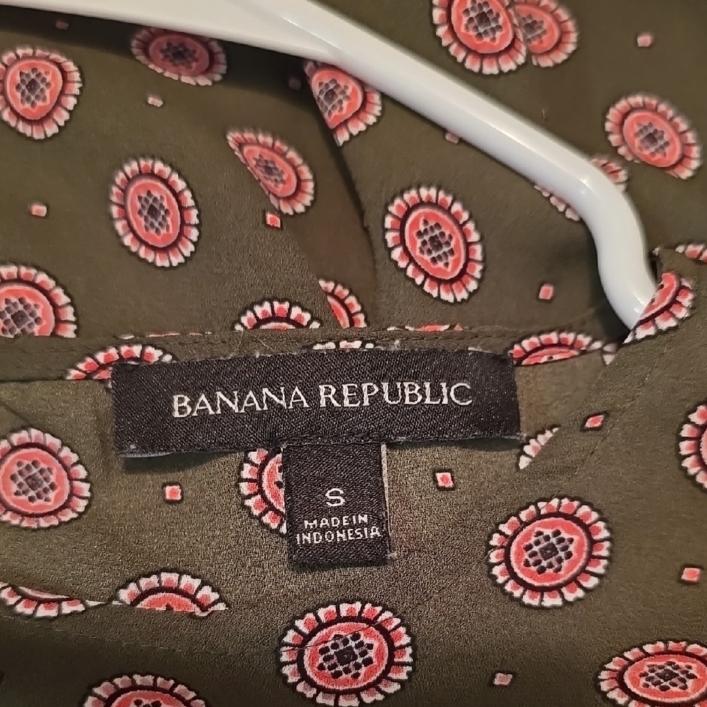 Banana Republic Green And Pink Ruffled Long Sleeves S - Picture 2 of 3